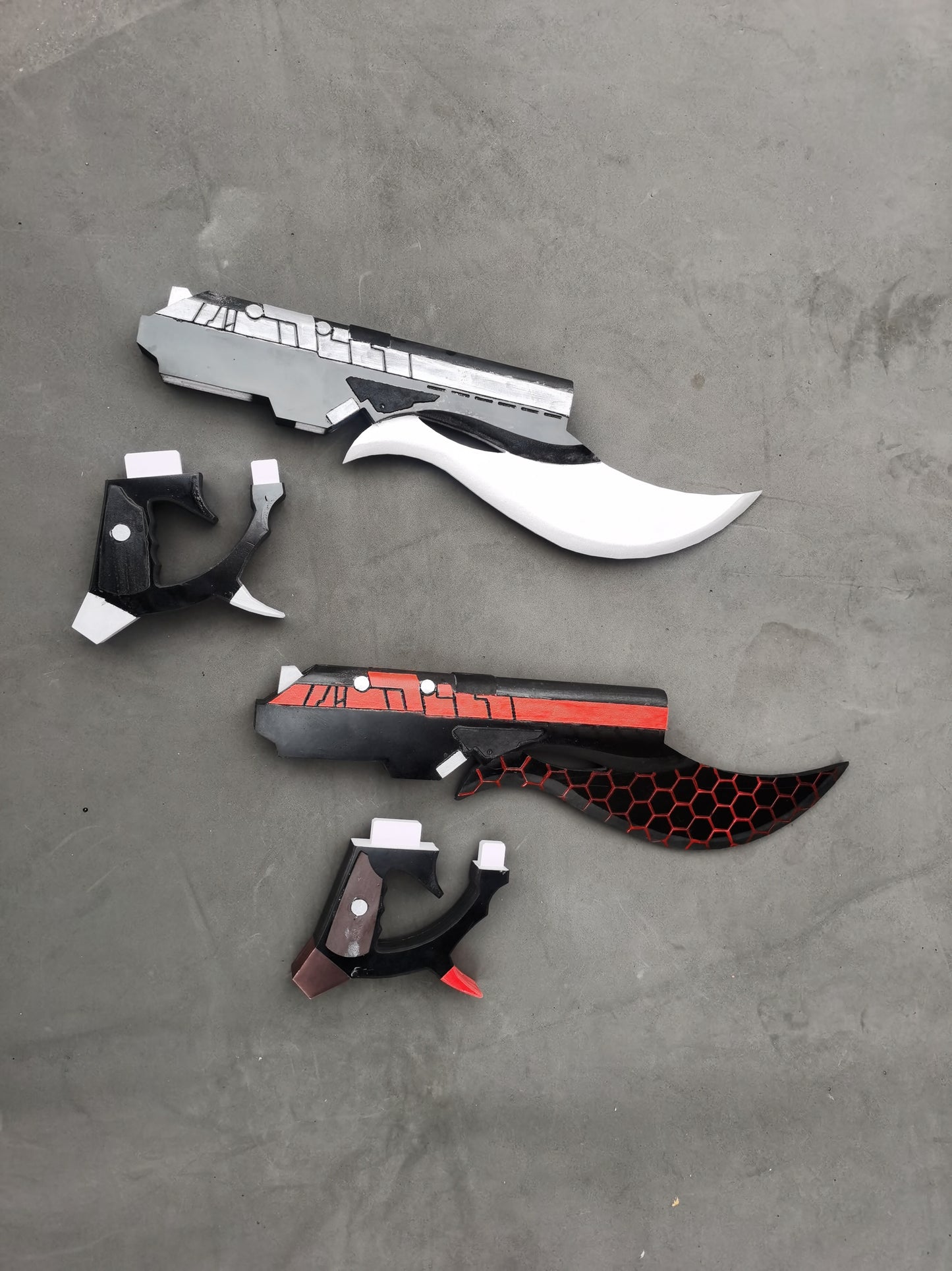 EMIYA Alter Cosplay Kanshou and Bakuya Handguns