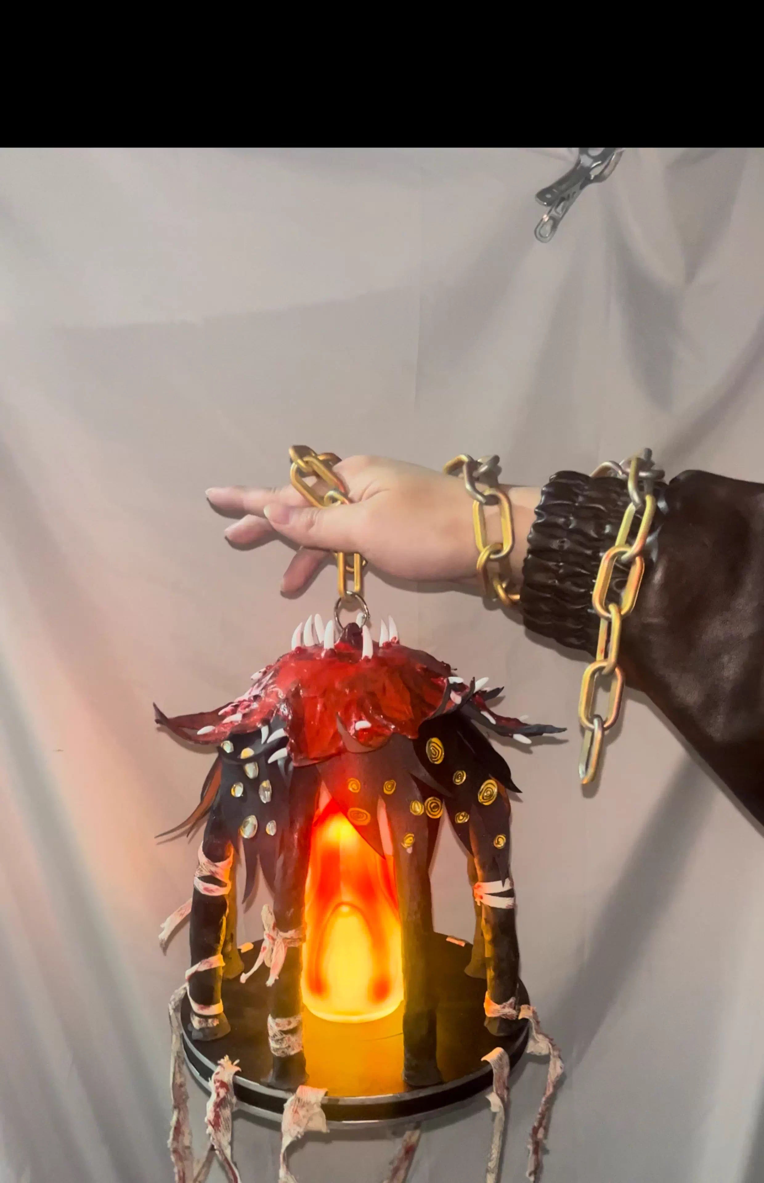 Apocalypse Bird Roland Cosplay Lamp for Sale – CosplaySparks