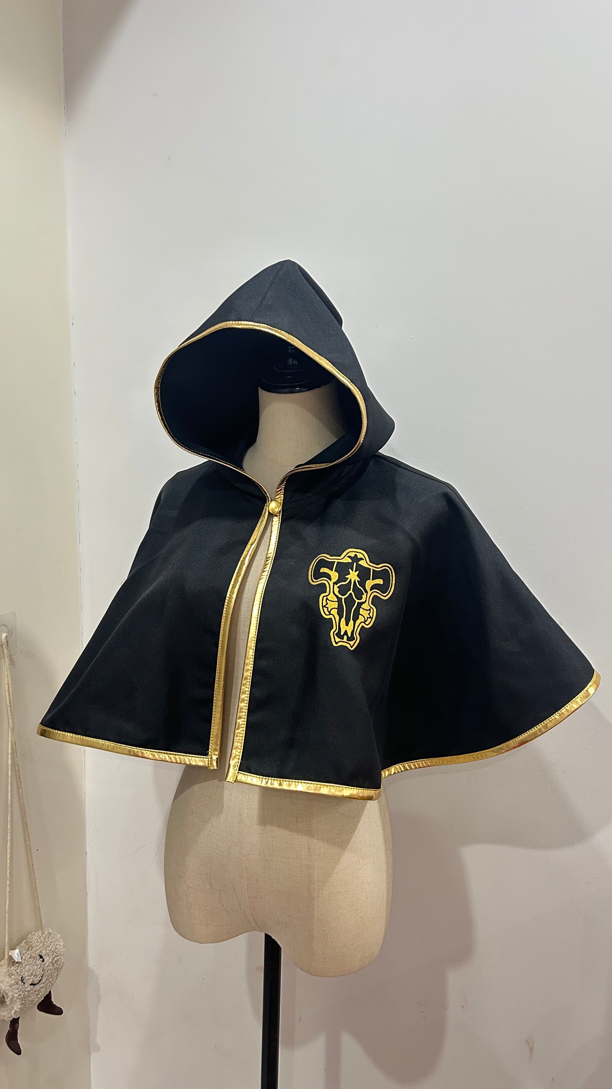 Black Bulls Cape Cosplay Buy