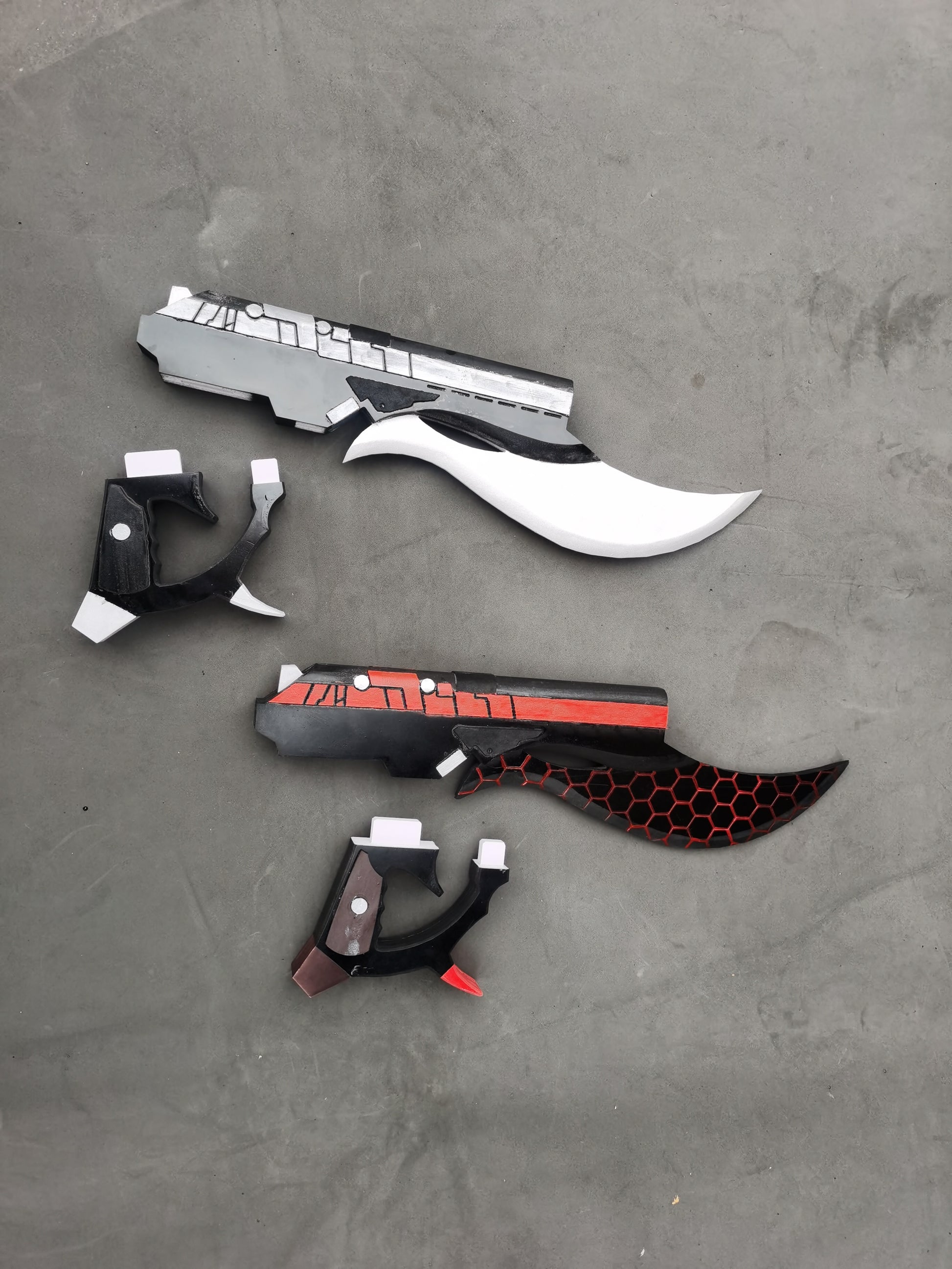 EMIYA Alter Cosplay Kanshou and Bakuya Handguns